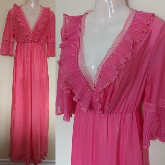 Vintage Other - Vintage pink frilly nightgown dress small